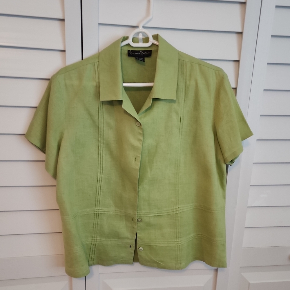 Mercer & Madison Light Green Button Down Shirt
